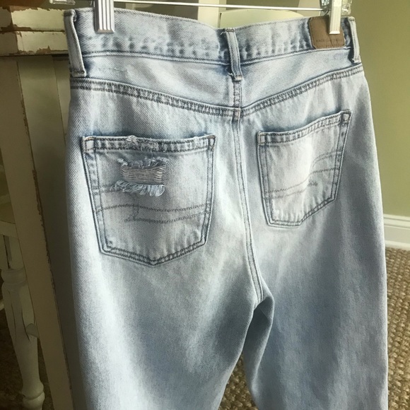 AEO All Cotton MOM JEANS Lightly Distressed Size 4 - Picture 7 of 15
